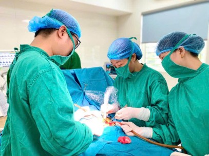 Phẫu thuật cấp cứu Chửa trong ổ bụng gây chảy máu ồ ạt