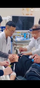 Bác sĩ nội soi gây mê lấy viên đạn súng đồ chơi trong tai bệnh nhi