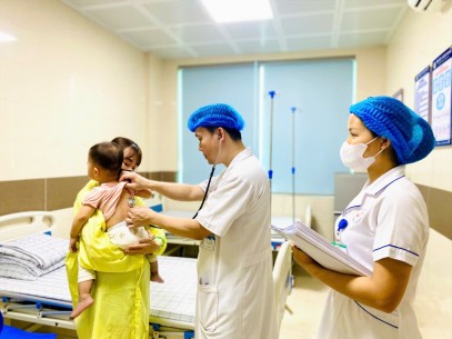 Bệnh tay chân miệng 1